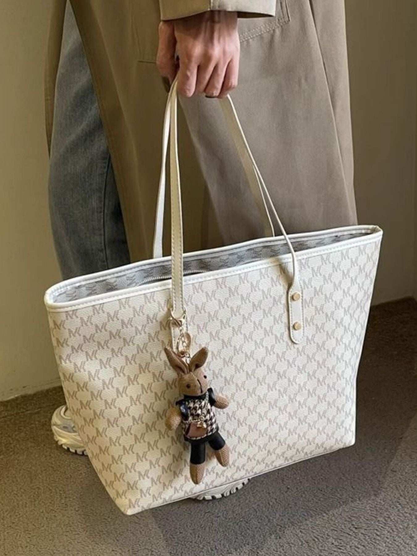 3a97c435-1242-42a4-a00e-185bdcd2b88a-Max