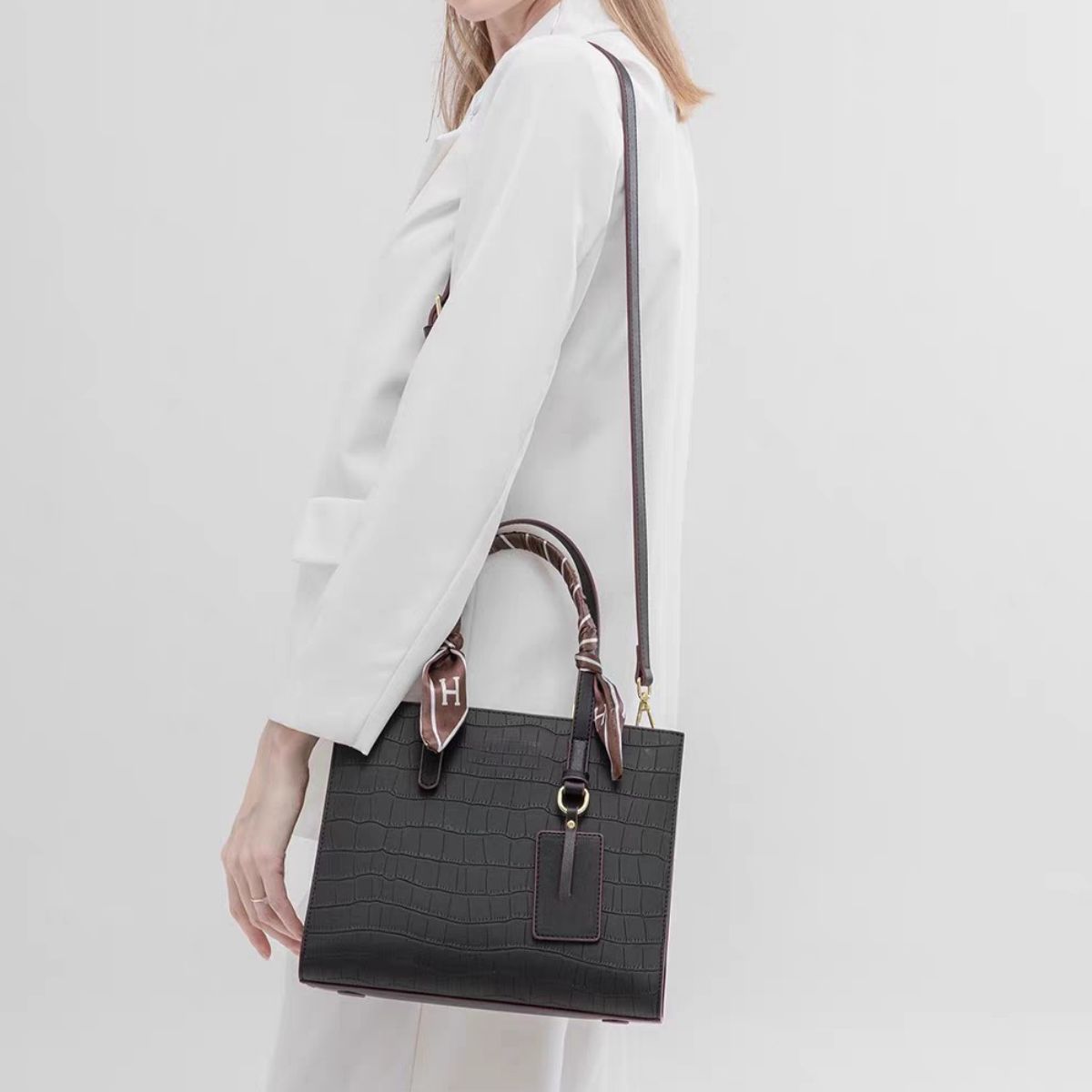 75827797-ae19-4941-b508-16205e69c9af-Max