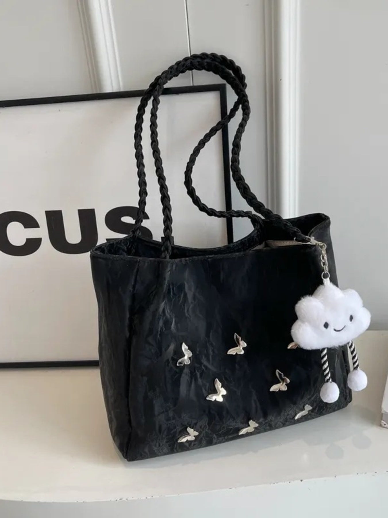 a0bd41bbab4041f0acda489e301fe28d-Max