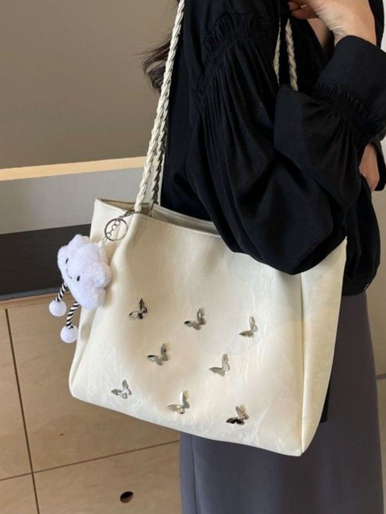 b709dae8-f1ab-4e18-bfaf-5c9a17b4c291-Max