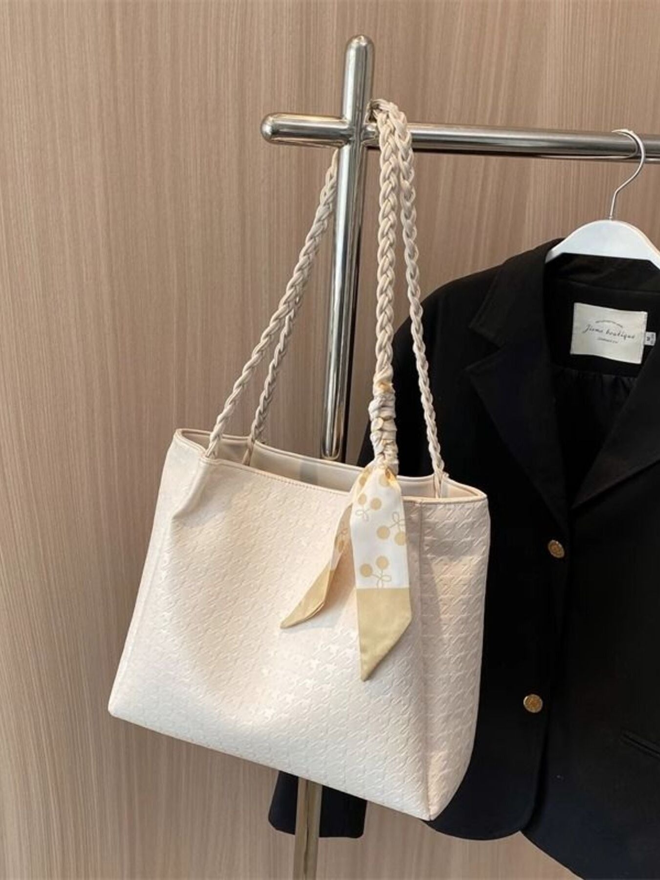 d96def97d07a43bea112290993bdad23-Max